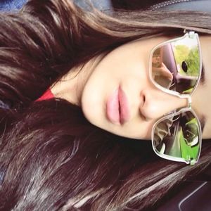 Meet your Posher, Bia